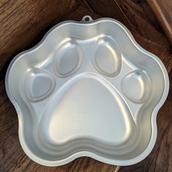 Wilton Paw Print Cake Pan New! - Picture 6 of 10